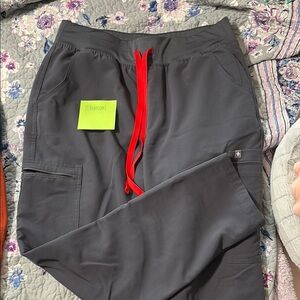 Women’s figs high waisted yola scrub pant in charcoal